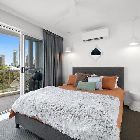 Apartamento Chevron Sails Gold Coast Exterior foto
