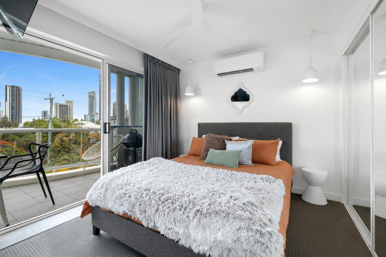 Apartamento Chevron Sails Gold Coast Exterior foto