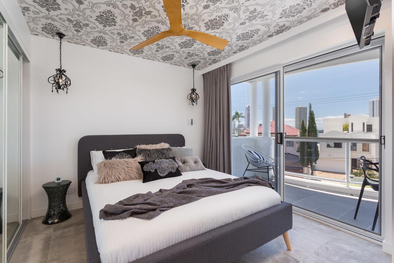 Apartamento Chevron Sails Gold Coast Exterior foto
